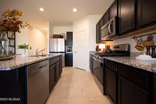 9294 W Tenaza Ln, Marana, AZ 85653 - Photo 16