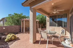 423 W Chardin Dr, Green Valley, AZ 85614 - Photo 2