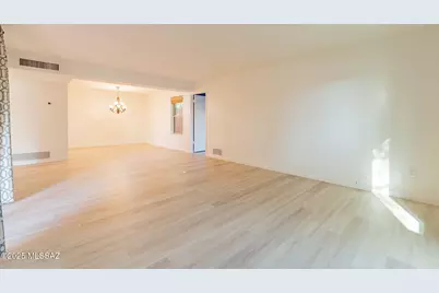 7227 E Camino Valle Verde, Tucson, AZ 85715 - Photo 8