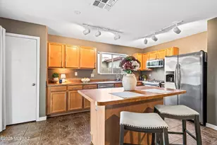 10069 N Blue Crossing Way, Tucson, AZ 85743 - Photo 8