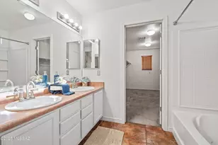 10069 N Blue Crossing Way, Tucson, AZ 85743 - Photo 20