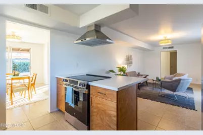 7426 E Montecito Drive, Tucson, AZ 85710 - Photo 8