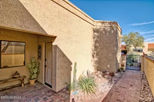 1148 Cam Diestro, Oro Valley, AZ 85704 - Photo 2