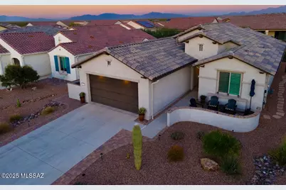 1930 N Agarita Way, Green Valley, AZ 85614 - Photo 2