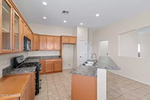 7491 S Woodbury Grove Dr, Tucson, AZ 85757 - Photo 18
