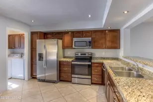 7857 E Colette St, Tucson, AZ 85710 - Photo 8