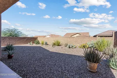 7068 W Cliff Spring Trail, Marana, AZ 85658 - Photo 34