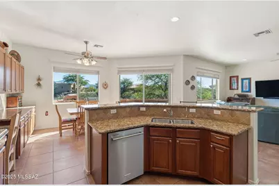 1367 S Madera Reserve Drive, Green Valley, AZ 85614 - Photo 12