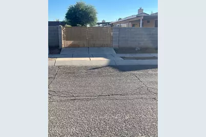 5035 S Bloomfield Drive, Tucson, AZ 85745 - Photo 2