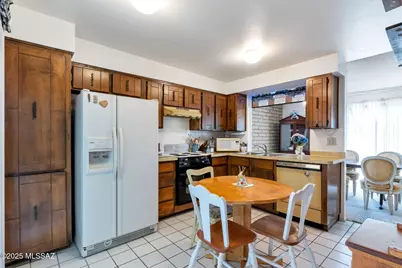 9711 E Sunburst Drive, Tucson, AZ 85748 - Photo 8