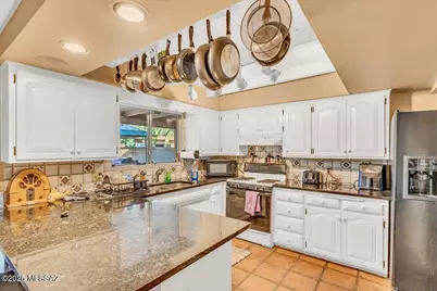 4390 N Camino Vinorama, Tucson, AZ 85750 - Photo 18