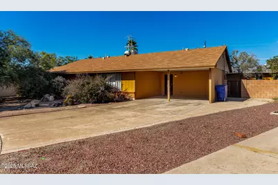 8067 E 7th Street, Tucson, AZ 85710 - Photo 2