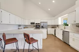 1605 Fairway Pl, Tucson, AZ 85737 - Photo 8