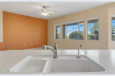 1858 W Via Del Recodo, Green Valley, AZ 85622 - Photo 14