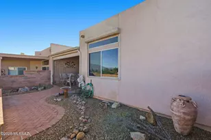 563 W Via Rosaldo, Green Valley, AZ 85614 - Photo 36