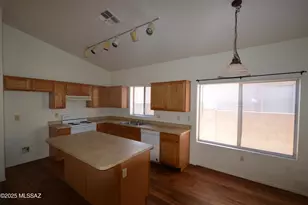 267 E Camino Limon Verde, Sahuarita, AZ 85629 - Photo 4