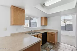 9033 N Tiger Eye Way, Tucson, AZ 85742 - Photo 16