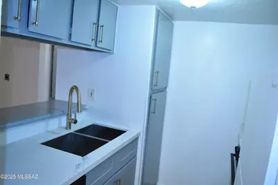 1620 N Wilmot Road #UNIT E155, Tucson, AZ 85712 - Photo 6