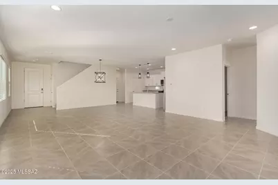 7831 S Walnutview Drive, Tucson, AZ 85757 - Photo 4