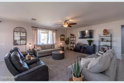 11090 W Copper Field Street, Marana, AZ 85658 - Photo 14