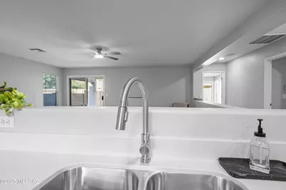 10421 E Haymarket Street, Tucson, AZ 85747 - Photo 12