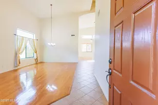 7485 W Crimson Ridge Dr, Tucson, AZ 85743 - Photo 4
