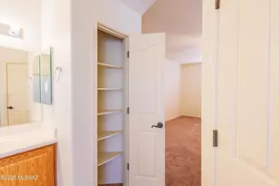 7485 W Crimson Ridge Dr, Tucson, AZ 85743 - Photo 24