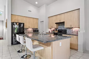 7526 E Chalkboard Ct, Tucson, AZ 85715 - Photo 6