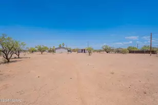 17695 W Cocoraque Ln, Marana, AZ 85653 - Photo 32