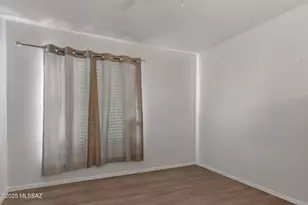 1810 E Blacklidge Dr, Tucson, AZ 85719 - Photo 12