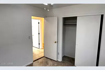 9755 Via De Sisneroz, Tucson, AZ 85747 - Photo 10