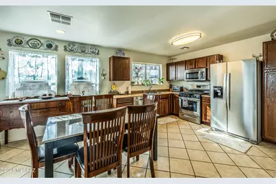 7658 E Desert Overlook Drive, Tucson, AZ 85710 - Photo 6