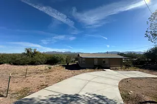 201 N Catalina Ave, Mammoth, AZ 85618 - Photo 2