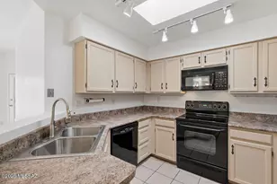 5565 N Sapphire Dr, Tucson, AZ 85750 - Photo 12