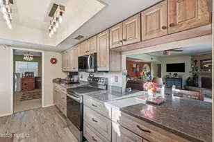 2842 N Melpomene Way, Tucson, AZ 85749 - Photo 30