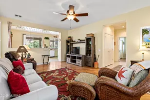 8116 W Blowing Tumbleweed Pl, Tucson, AZ 85743 - Photo 10