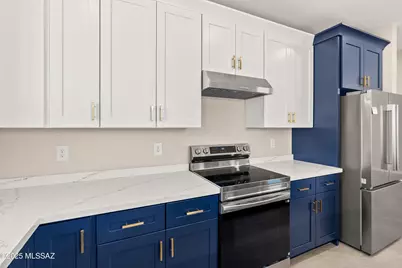 324 Peru Ct, Rio Rico, AZ 85648 - Photo 6