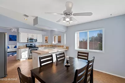 1750 W Circulo De La Pinata, Green Valley, AZ 85622 - Photo 14