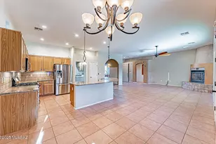 917 W Bosch Dr, Green Valley, AZ 85614 - Photo 12