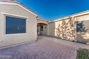 917 W Bosch Dr, Green Valley, AZ 85614 - Photo 4