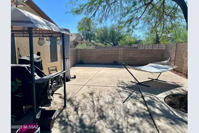 9458 E Bench Mark Loop, Tucson, AZ 85747 - Photo 18
