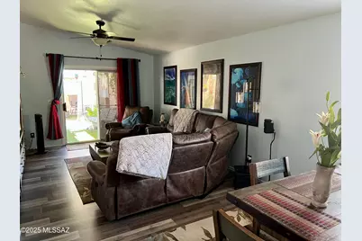 9458 E Bench Mark Loop, Tucson, AZ 85747 - Photo 2