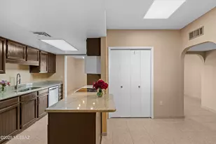 1343 W Calle Madrid, Green Valley, AZ 85622 - Photo 10