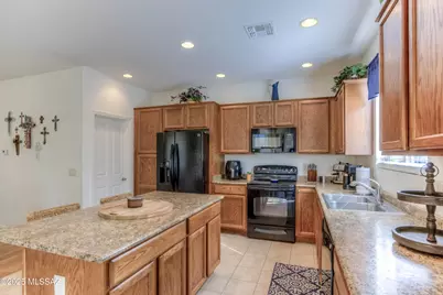 2210 E Eager Drive, Green Valley, AZ 85614 - Photo 14
