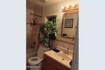 426 E Blacklidge Drive, Tucson, AZ 85705 - Photo 10