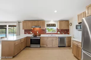 3205 N View Crest Dr, Tucson, AZ 85745 - Photo 16