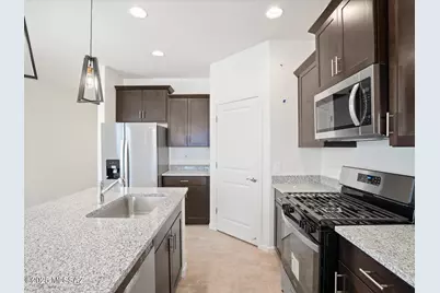 6934 W Sweetshade Lane, Tucson, AZ 85757 - Photo 2