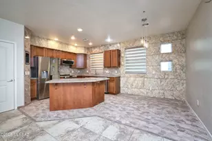 2437 E Blue Diamond Dr, Tucson, AZ 85718 - Photo 10