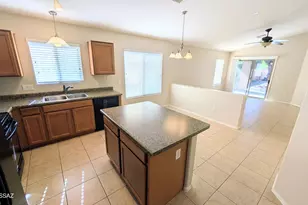 39466 S Diamond Bay Dr, Saddlebrooke, AZ 85739 - Photo 4