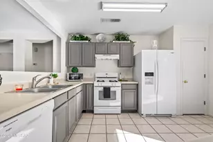 1593 W Joyce Lou Dr, Tucson, AZ 85746 - Photo 16